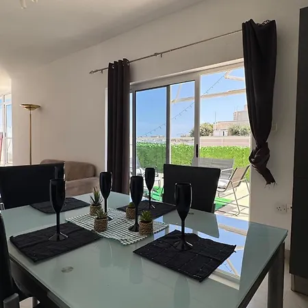 Apartment 3 Bedroom Dream Terrace